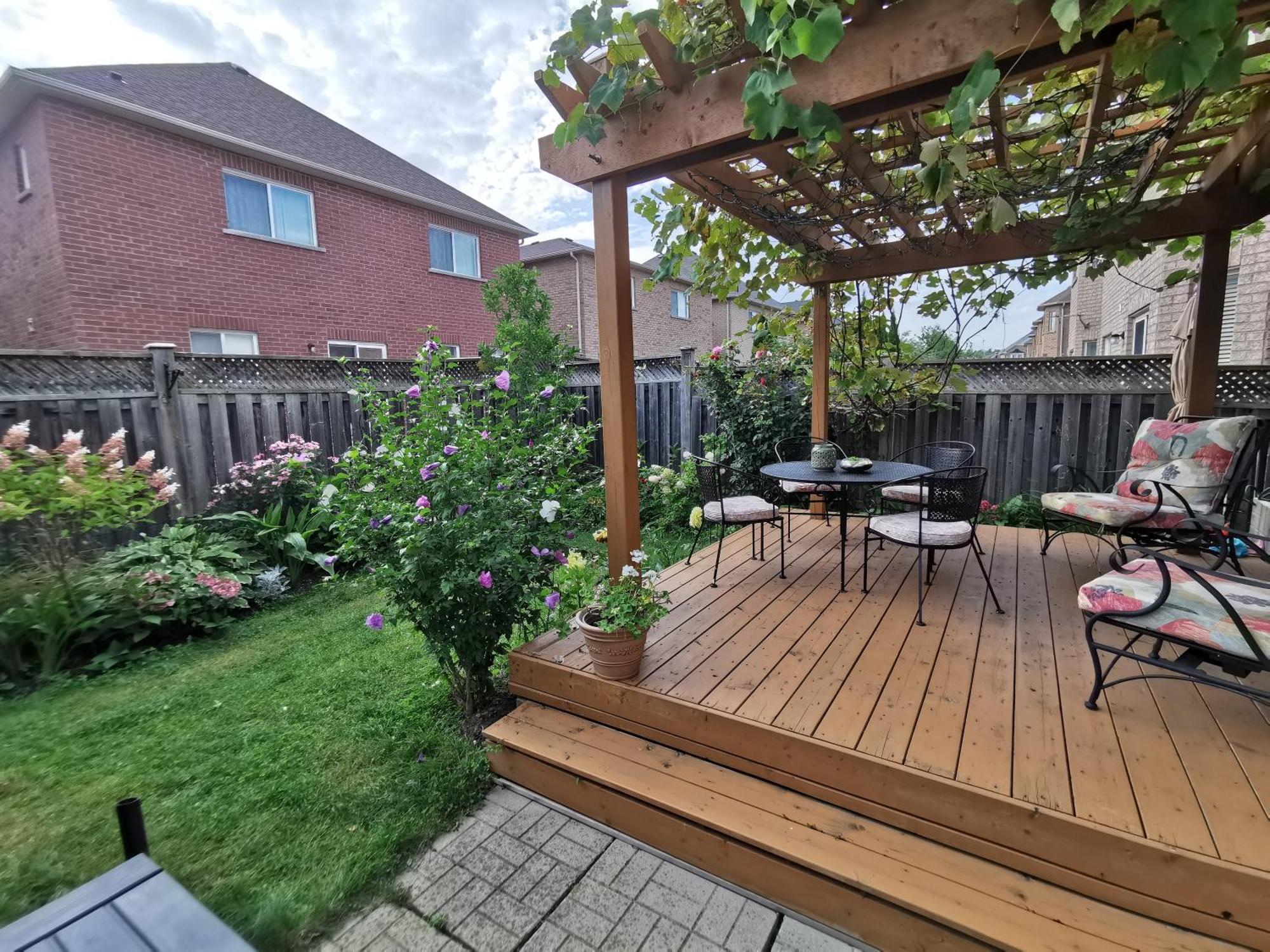 4 Bedroom 3 Washroom Charming Home In Markham With Warm Cozy Vibe ภายนอก รูปภาพ